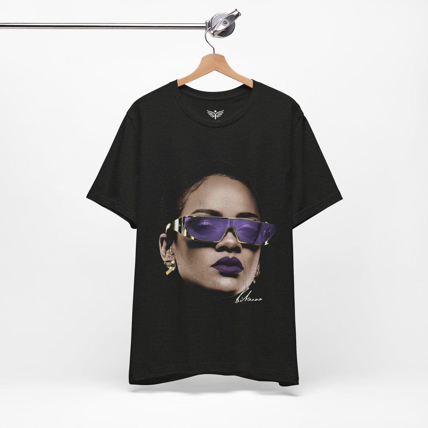 RIHANNA - Vintage Unisex T-Shirt
