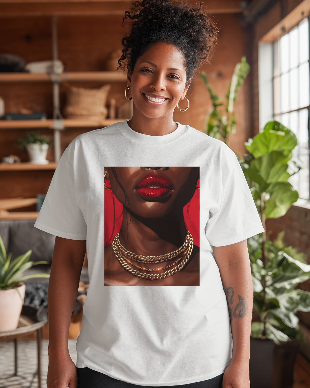 RED LIPS GOLD CHAINS - T-Shirts